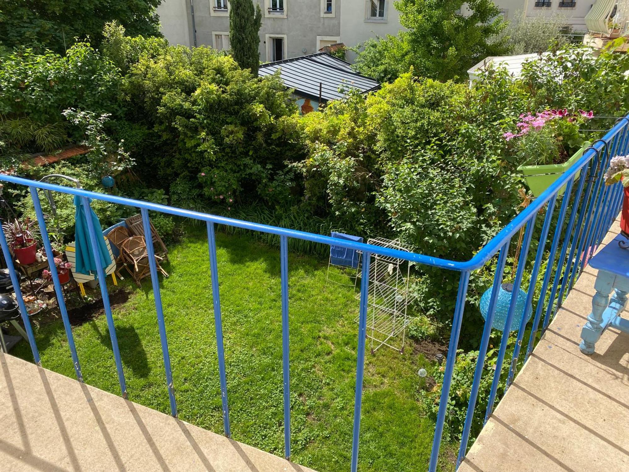 Haut De Jardin Dans Une Maison Dijon Eksteriør billede